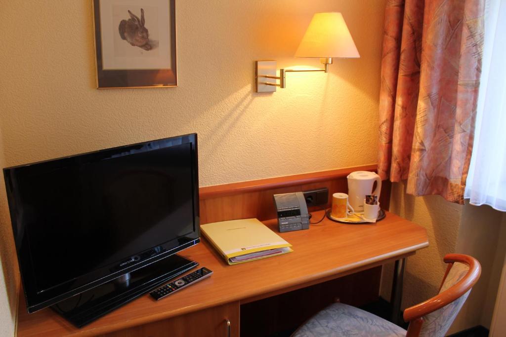 Hotel Luga Nuremberg Room photo