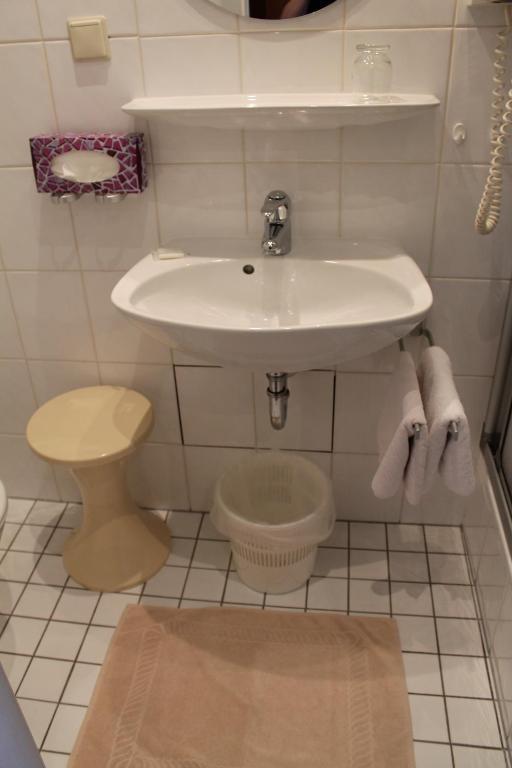 Hotel Luga Nuremberg Room photo